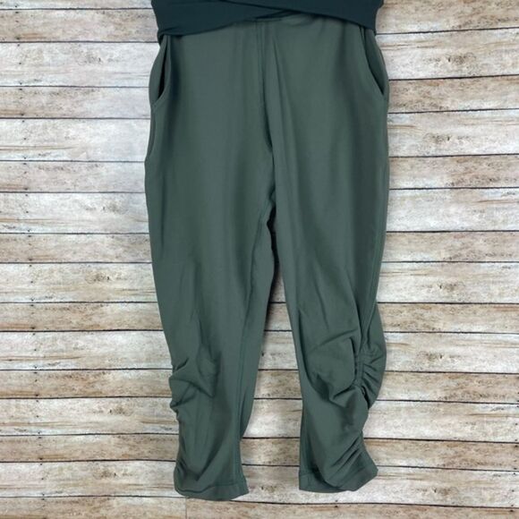 Lululemon Sunset Salutation Crops sz 2 - Picture 4 of 5